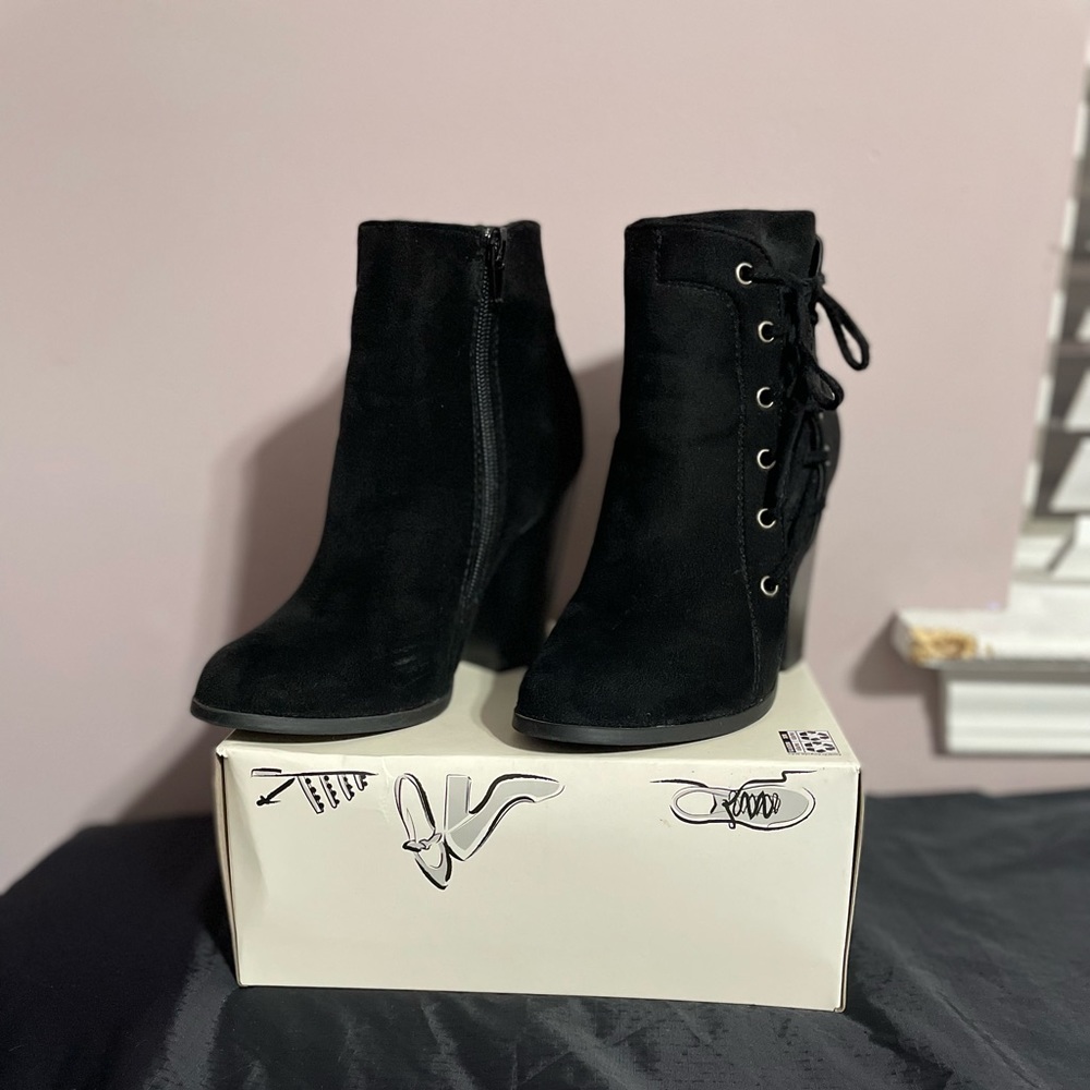 Black booties, Size 6